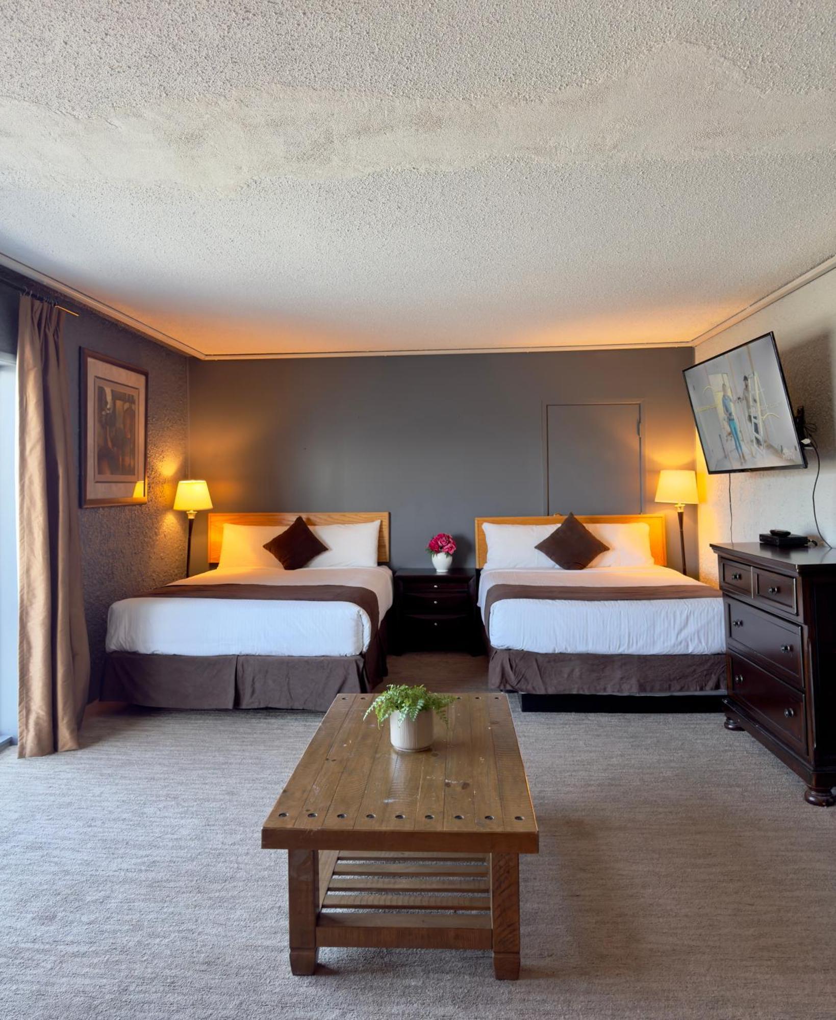 Hotel Divya Sutra Plaza And Conference Centre, Vernon, Bc Vernon