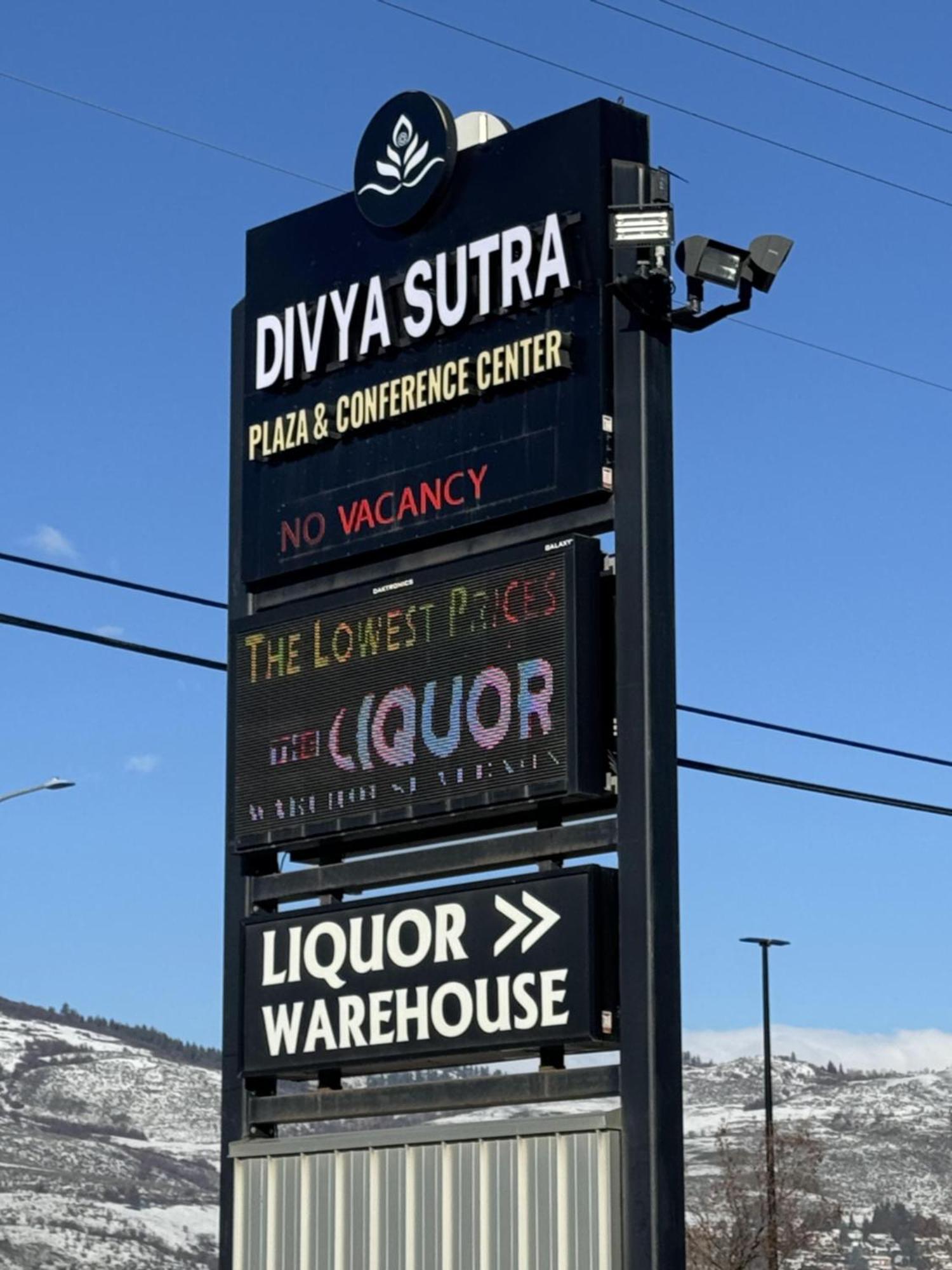 Divya Sutra Plaza And Conference Centre, Vernon, Bc Vernon