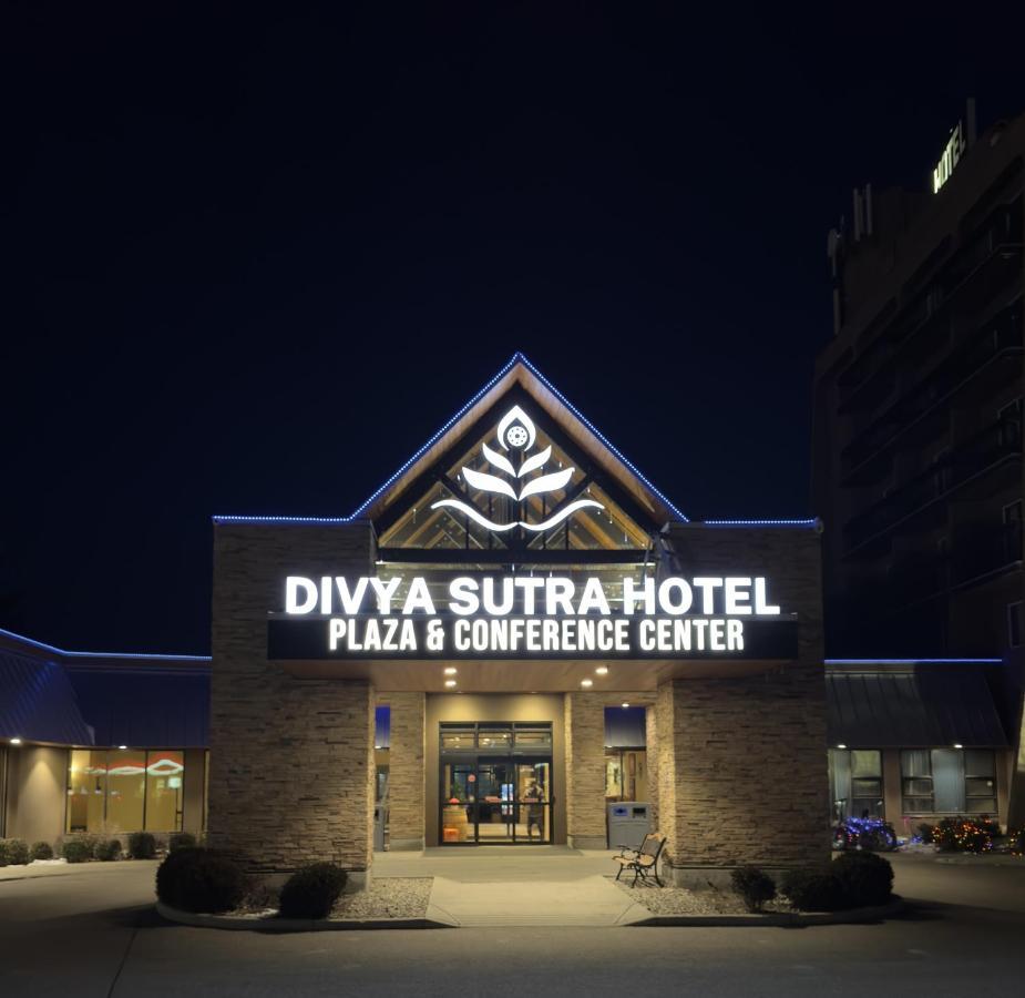 Divya Sutra Plaza And Conference Centre, Vernon, Bc 4*