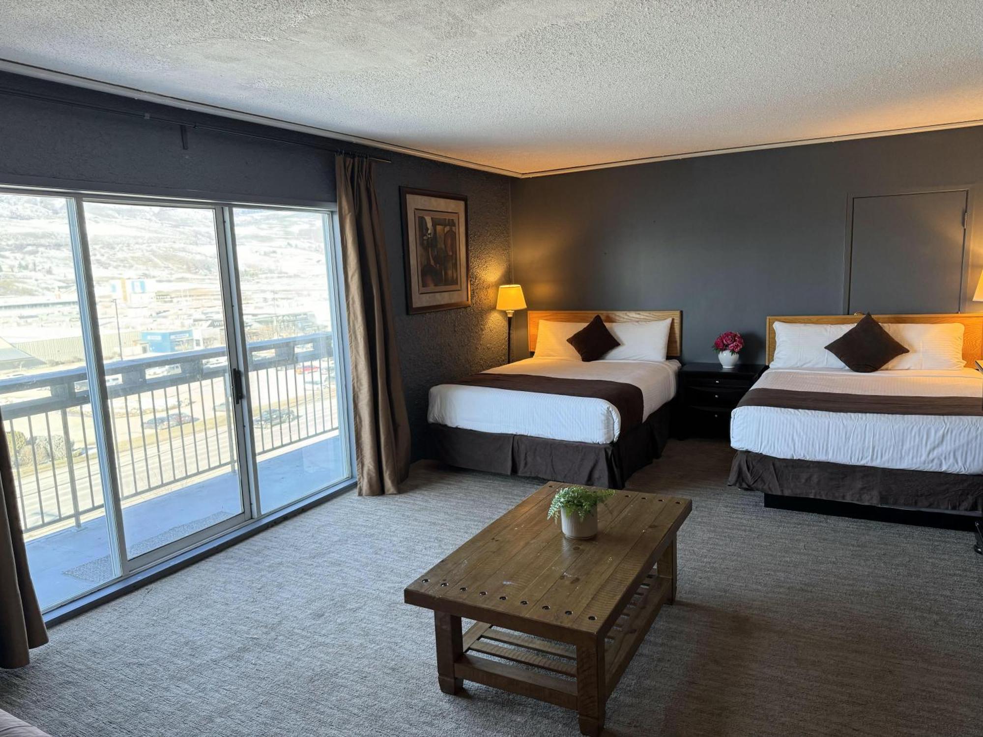 Hotel Divya Sutra Plaza And Conference Centre, Vernon, Bc Vernon