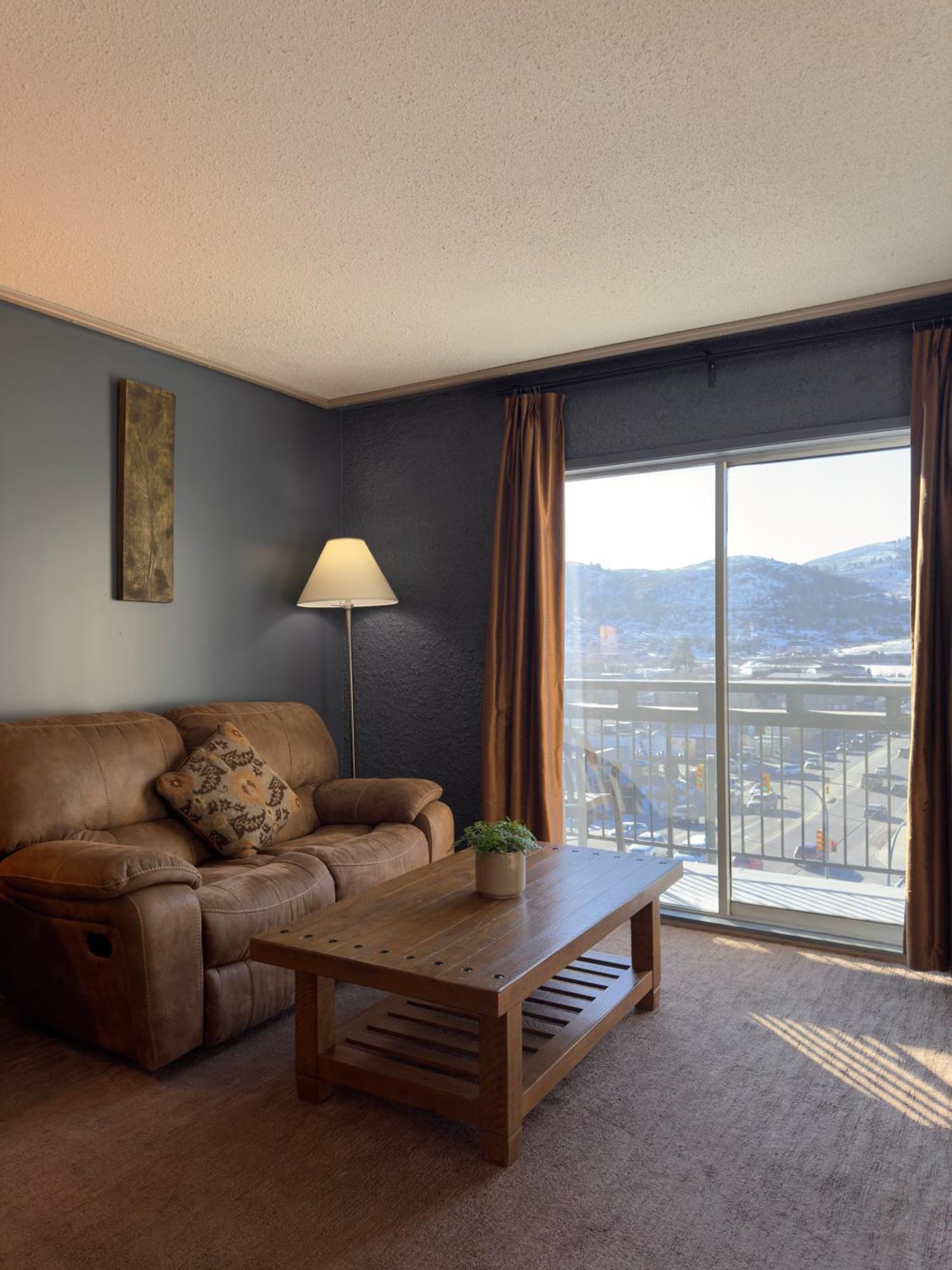 Hotel Divya Sutra Plaza And Conference Centre, Vernon, Bc