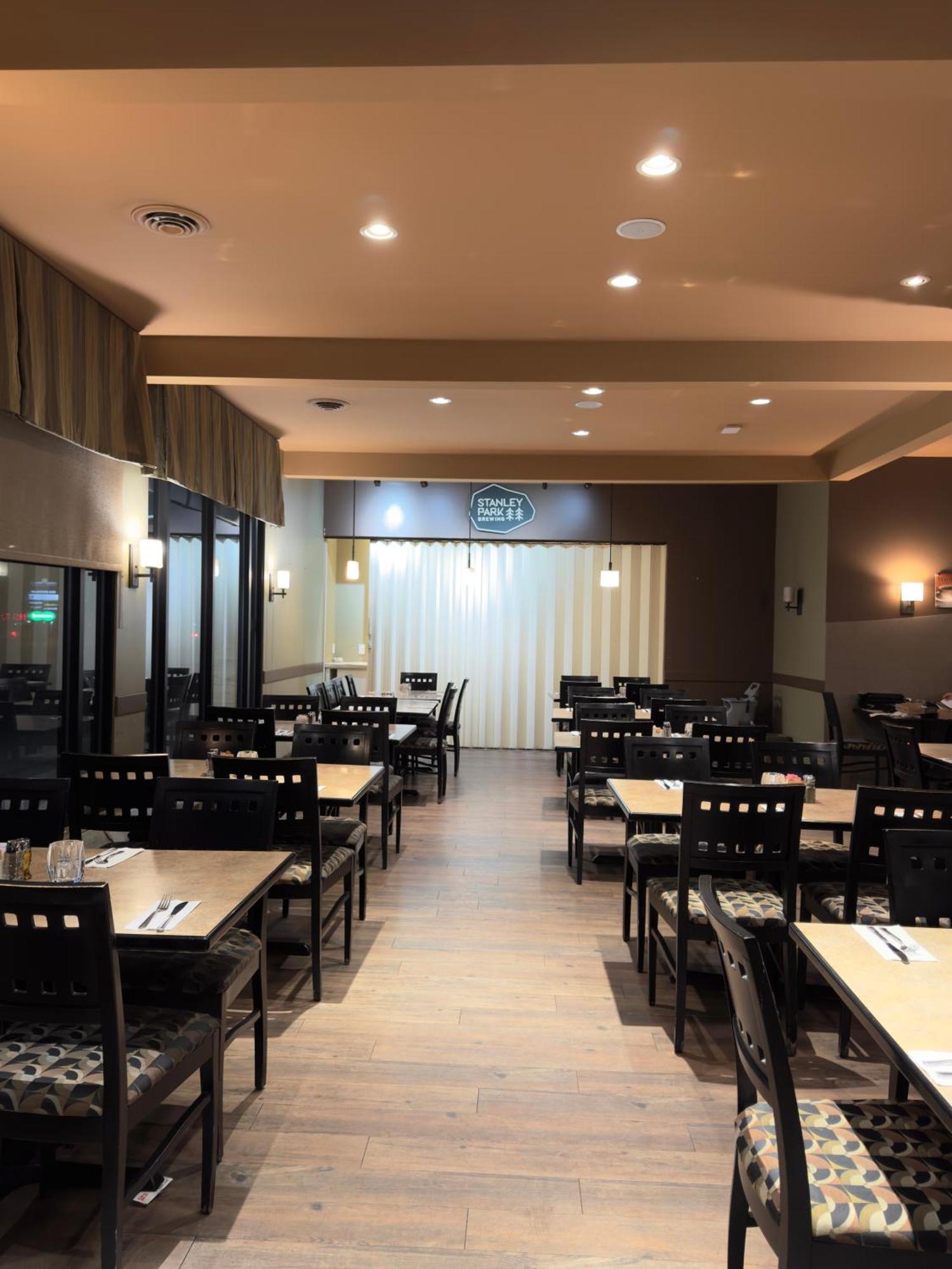 Divya Sutra Plaza And Conference Centre, Vernon, Bc Hotel