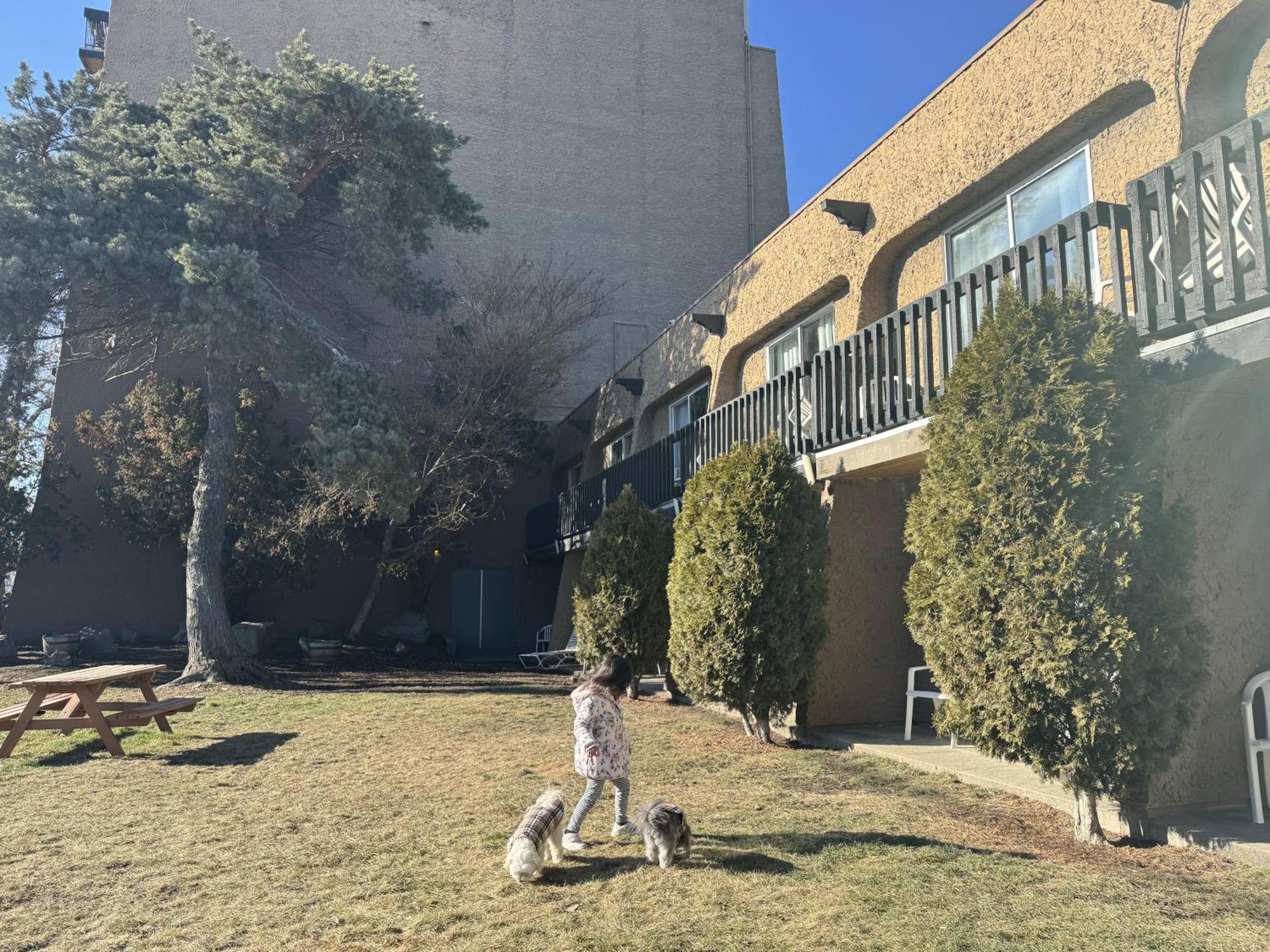 Divya Sutra Plaza And Conference Centre, Vernon, Bc Hotel